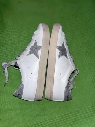 Golden Goose Sneakers Blancas y Plateadas