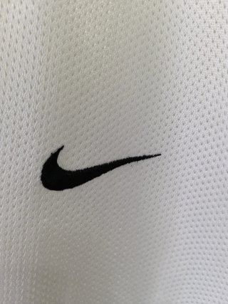 Camiseta Nike Vintage 90s Cuello en V Blanca