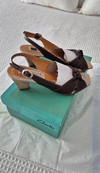 Sandalias de tacón Antonio Parriego marrones