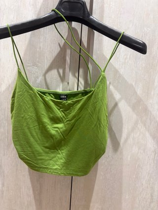 Top crop SHEIN verde talla M