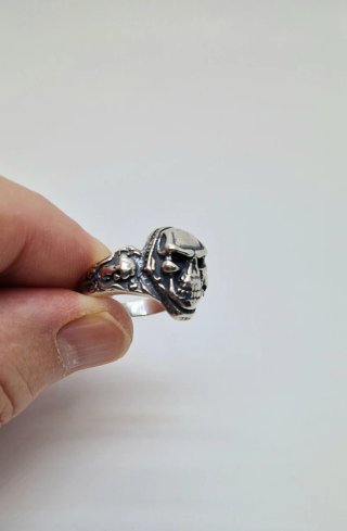 ANILLO CALAVERA