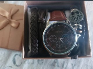 OFERTA...SIN ESTRENAR Reloj Geneva y 3 Pulseras