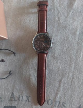 OFERTA...SIN ESTRENAR Reloj Geneva y 3 Pulseras