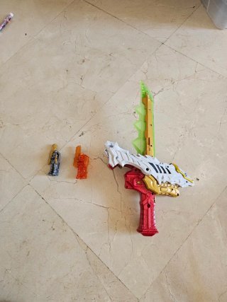 Power Rangers Dino Fury Espada y Figuras