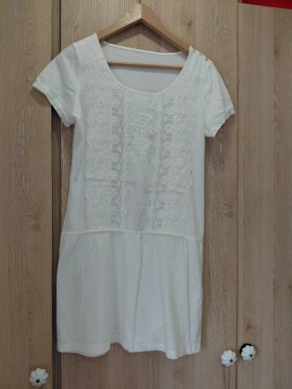 Vestido de algodón  blanco con encaje