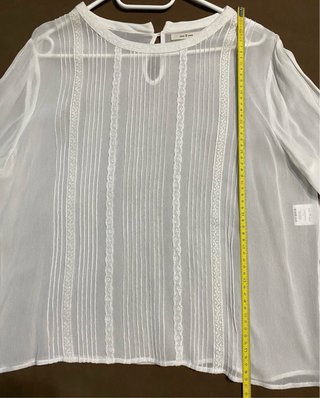Blusa Eseoese blanca talla L