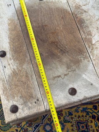 Mesita auxiliar colonial madera y metal