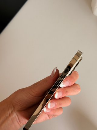 iPhone 14 Pro Dorado