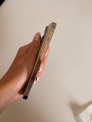 iPhone 14 Pro Dorado