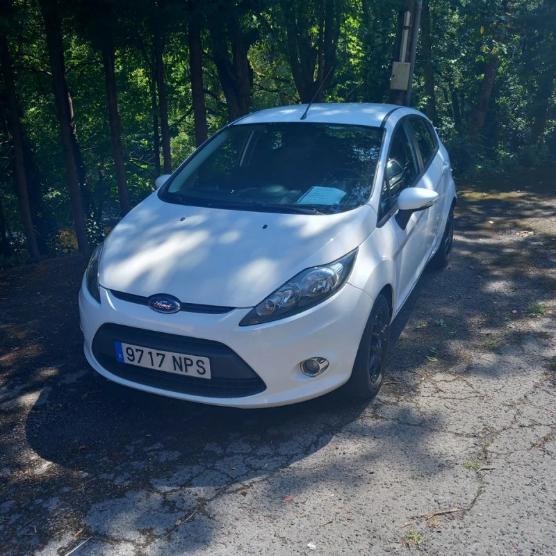 Ford Fiesta 2013 - foto 1