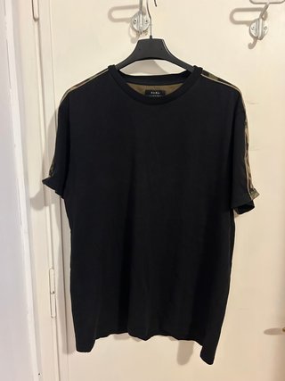 T-shirt Zara camouflage maniche L