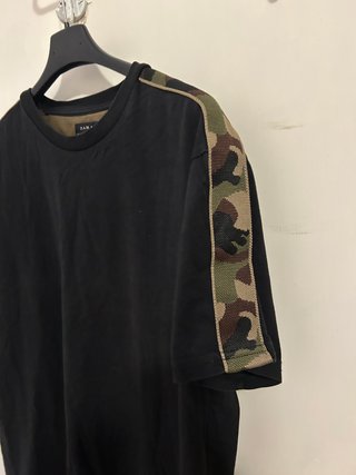 T-shirt Zara camouflage maniche L