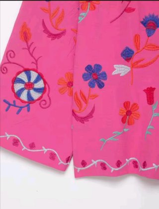 Kimono rosa bordado  sin estrenar