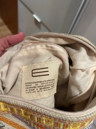 Bolso bandolera étnico flecos y pompones