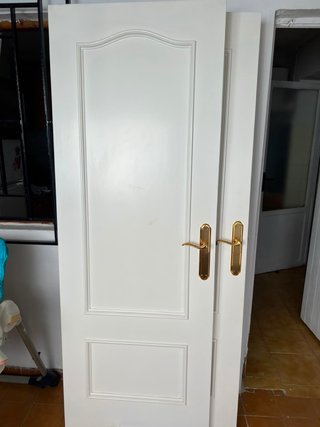 Puertas madera laca blanca