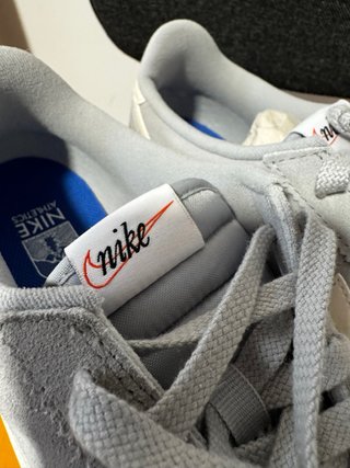 Nike Cortez Grises y Blancas