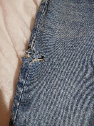 Pantalón vaquero Stradivarius desgastado T.32