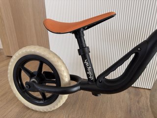 Bicicleta equilibrio Chillafish 10”como nueva