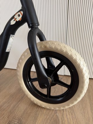 Bicicleta equilibrio Chillafish 10”como nueva