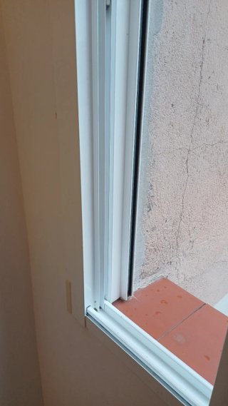 Limpieza de Ventanas, Persianas y Cristales.