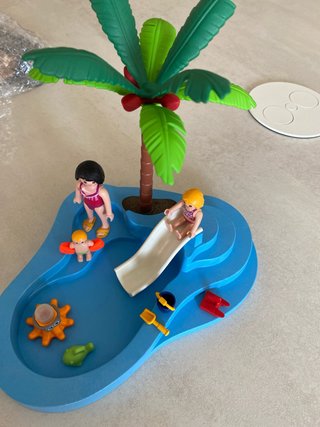 Piscina Playmobil con figuras y accesorios
