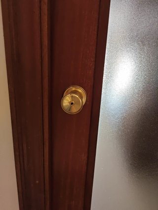 Puerta de salón de madera oscura Medidas 72cmx202