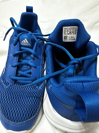 Zapatillas Adidas Azules y Blancas