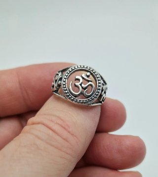 ANILLO OM