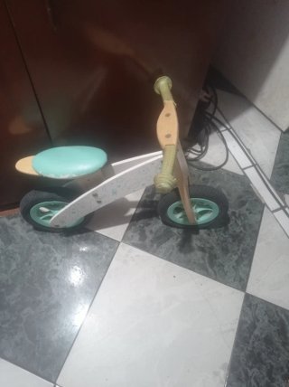 Bicicleta de madera para niños