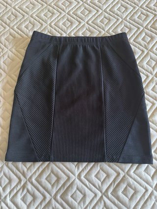 Saias cinzentas Forever 21 e New Yorker T. S