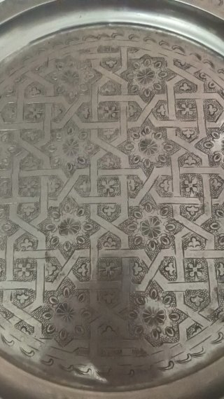 Bandeja metálica decorada