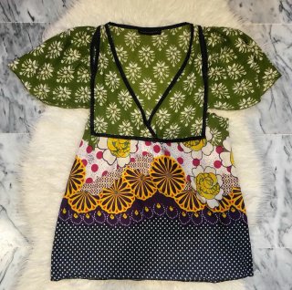 Blusa manga corta mariposa, estampado multicolor