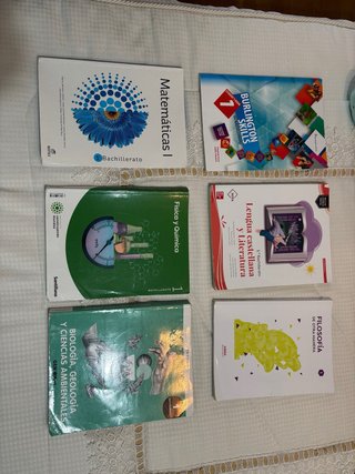 Libros texto de 1Bac ciencias virgen de la encina