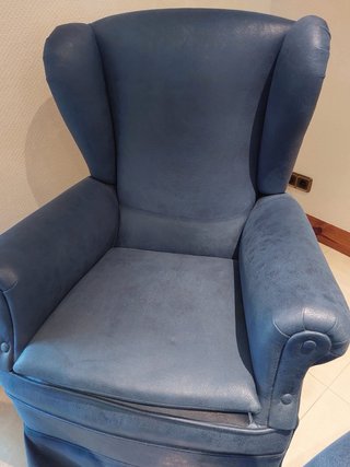 Pareja de sillones orejeros azules como nuevos