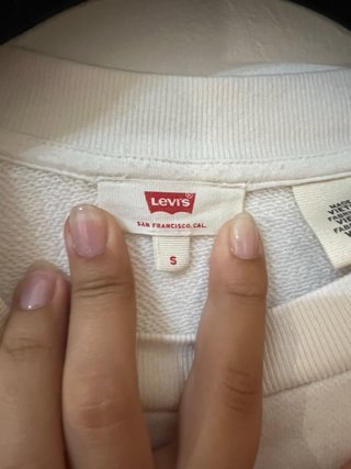Sudadera Levi's blanca y rosa vintage