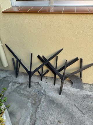 Arado antiguo de madera y metal