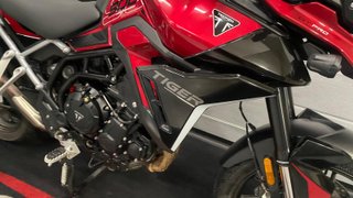 Triumph Tiger 900 GT Pro Roja