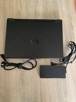 Portátil ASUS TUF Gaming A15 - Ryzen 7, RTX 3050.