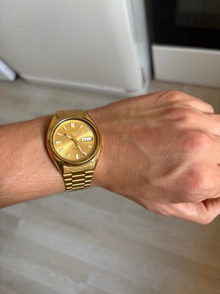 Seiko 5 Automático Dorado
