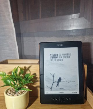 Ebook Kindle + Funda + cable carga y datos
