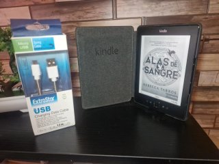 Ebook Kindle + Funda + cable carga y datos