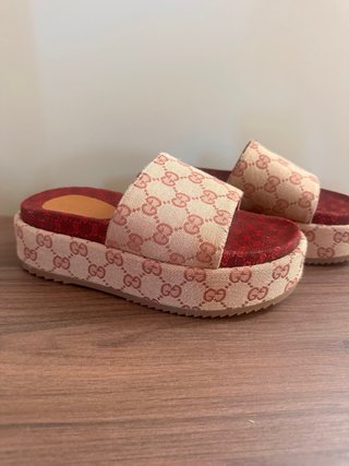 Sandalias Gucci Beige/Rojo Talla 37
