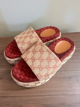 Sandalias Gucci Beige/Rojo Talla 37