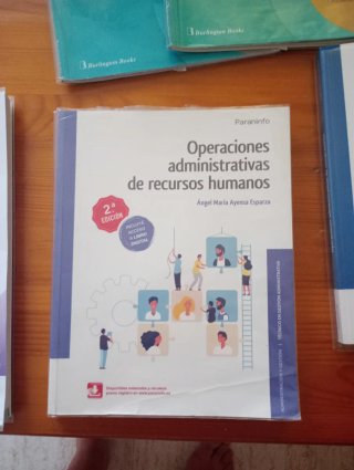 Lote de libros de texto para administración grado