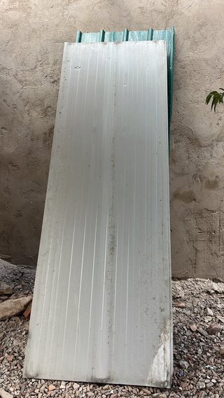 Placas metálicas tipo sanwich para techo