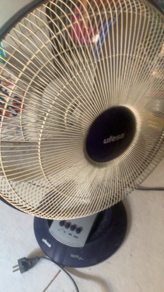 Ventilador Ufesa Azul y Gris