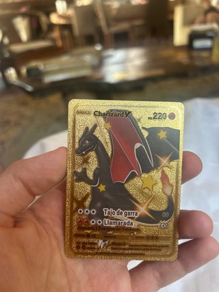 Carta Pokémon Charizard V Dorada
