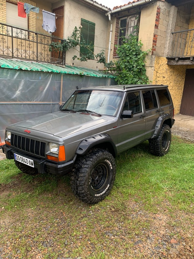 Jeep Cherokee XJ 4.0 Limited - foto 1