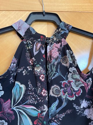 Vestido floral hombro al aire