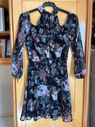 Vestido floral hombro al aire